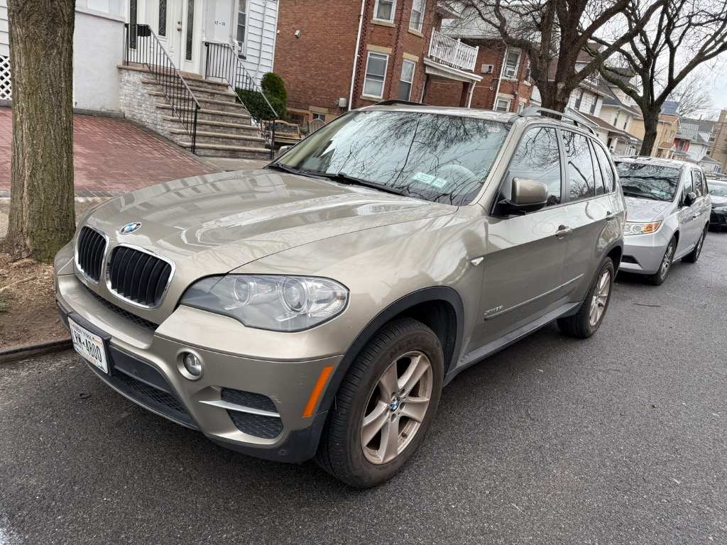 墨尔本 二手车 越野车 7550.00$ 2012年 BMW X5 146405英里