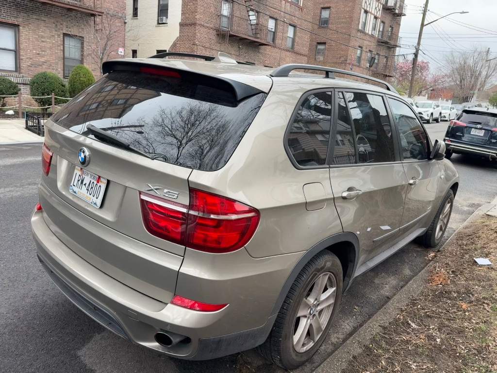 墨尔本 二手车 越野车 7550.00$ 2012年 BMW X5 146405英里